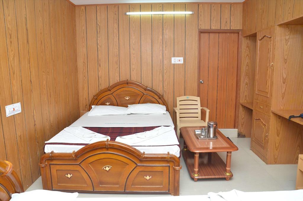 Saravanan Lodge Ченнаї Номер фото